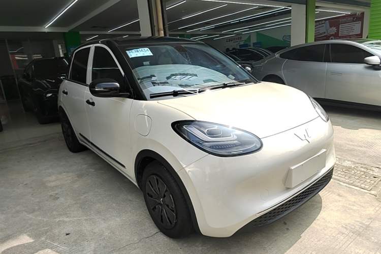 Used Wuling Bingo 2023 410 km Lingxi Deluxe Edition Front Right 45 Deg
