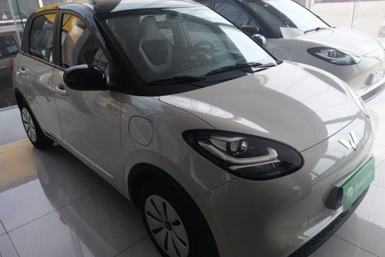 Used Wuling Bingo 2023 203km Light Edition Front Right 45 Deg