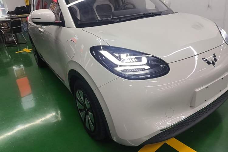 Used Wuling Bingo 2023 333 km Lingxi Connected+ Version Front Right 45 Deg
