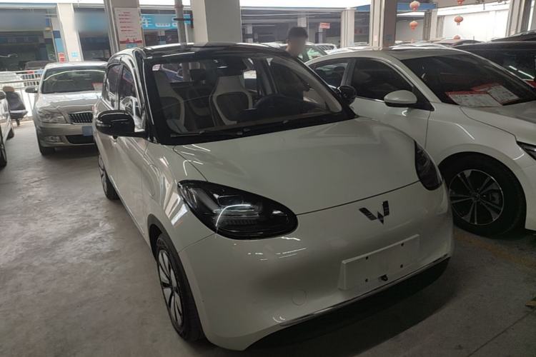 Used Wuling Bingo 2023 333 km Lingxi Connected Version Front Right 45 Deg