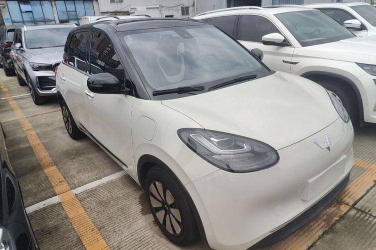 Used Wuling Bingo 2023 333 km Lingxi Connected Version Front Right 45 Deg