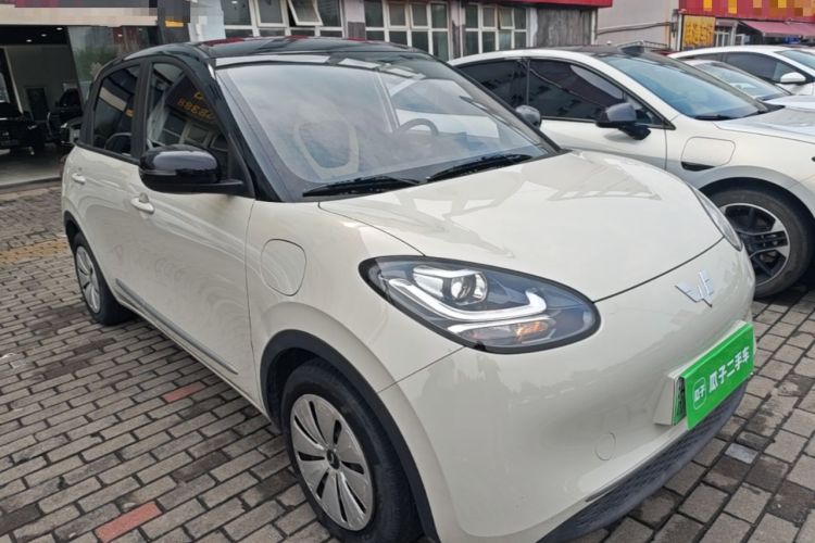 Used Wuling Bingo 2023 203km Light Edition Front Right 45 Deg