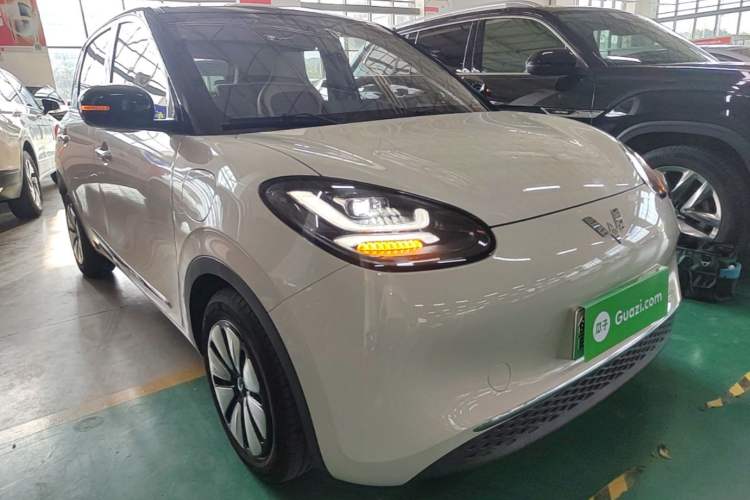 Used Wuling Bingo 2023 333 km Lingxi Connected+ Version Front Right 45 Deg