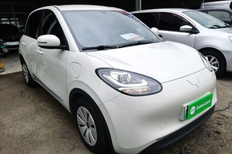 Used Wuling Bingo 2023 203km Light Edition Front Right 45 Deg