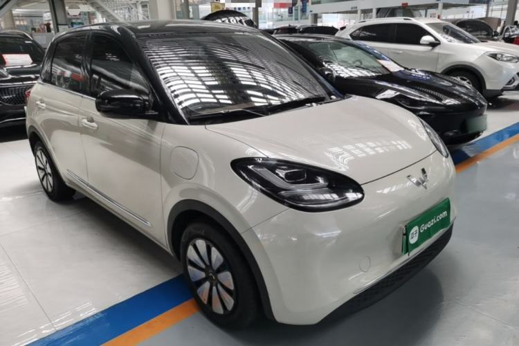 Used Wuling Bingo 2023 203km Comfort Edition Front Right 45 Deg
