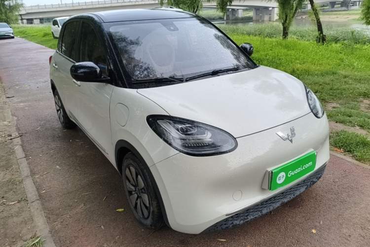 Used Wuling Bingo 2023 333 km Lingxi Connected+ Version Front Right 45 Deg