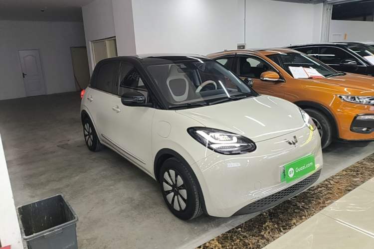 Used Wuling Bingo 2023 333 km Lingxi Connected+ Version Front Right 45 Deg