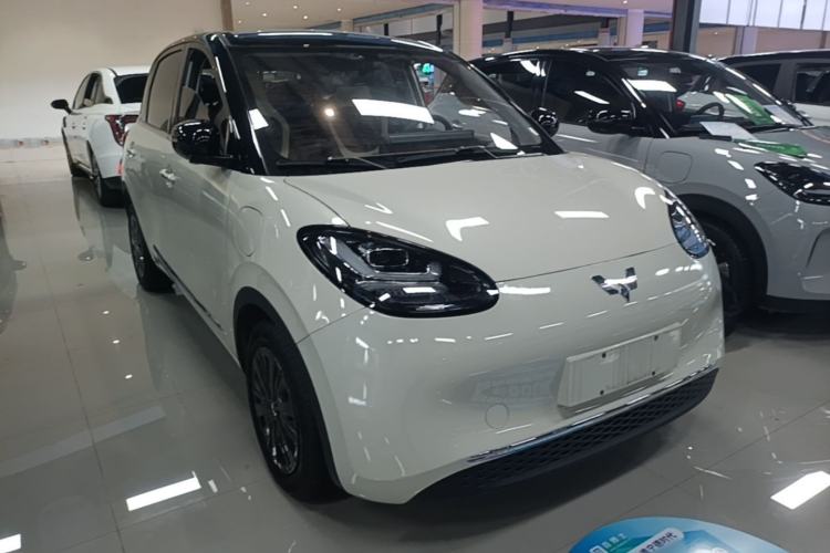 Used Wuling Bingo 2023 333km Enjoy+ Version Front Right 45 Deg