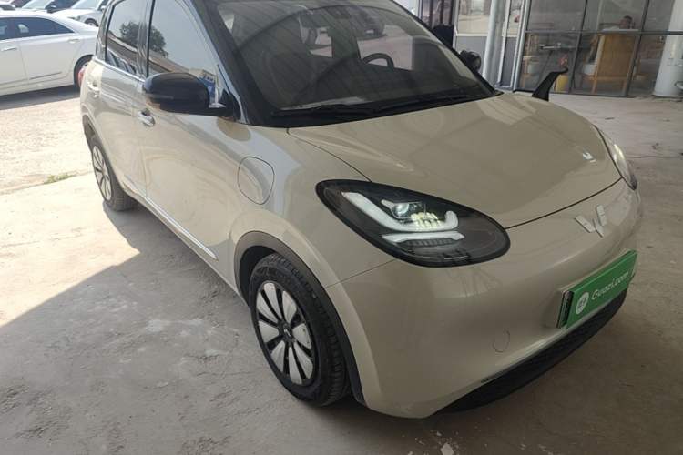 Used Wuling Bingo 2023 333km Enjoy+ Version Front Right 45 Deg