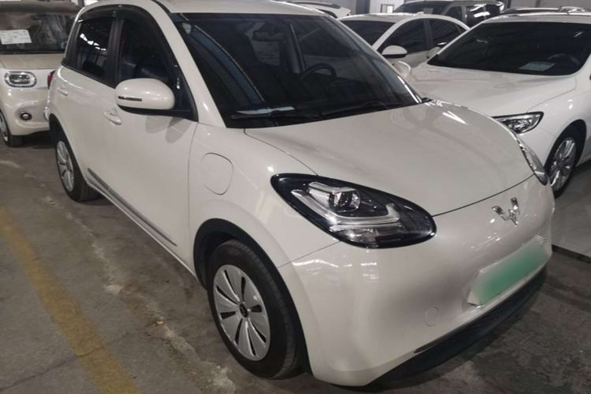 Used Wuling Bingo 2023 203km Light Edition Front Right 45 Deg