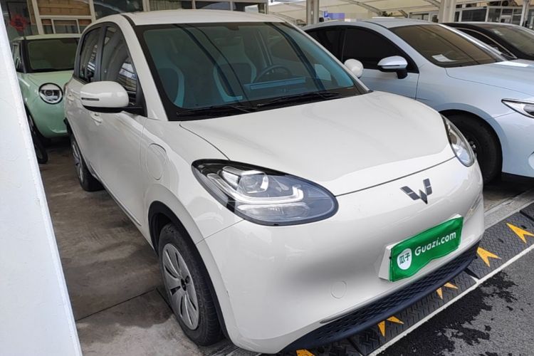 Used Wuling Bingo 2023 203km Light Edition Front Right 45 Deg