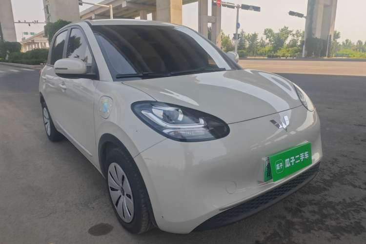 Used Wuling Bingo 2023 203km Light Edition Front Right 45 Deg