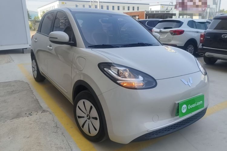 Used Wuling Bingo 2023 203km Light Edition Front Right 45 Deg