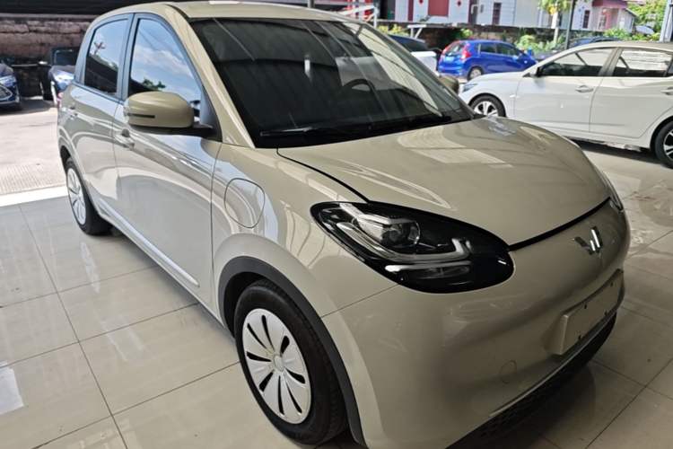 Used Wuling Bingo 2023 333 km Fast-Share Version Front Right 45 Deg