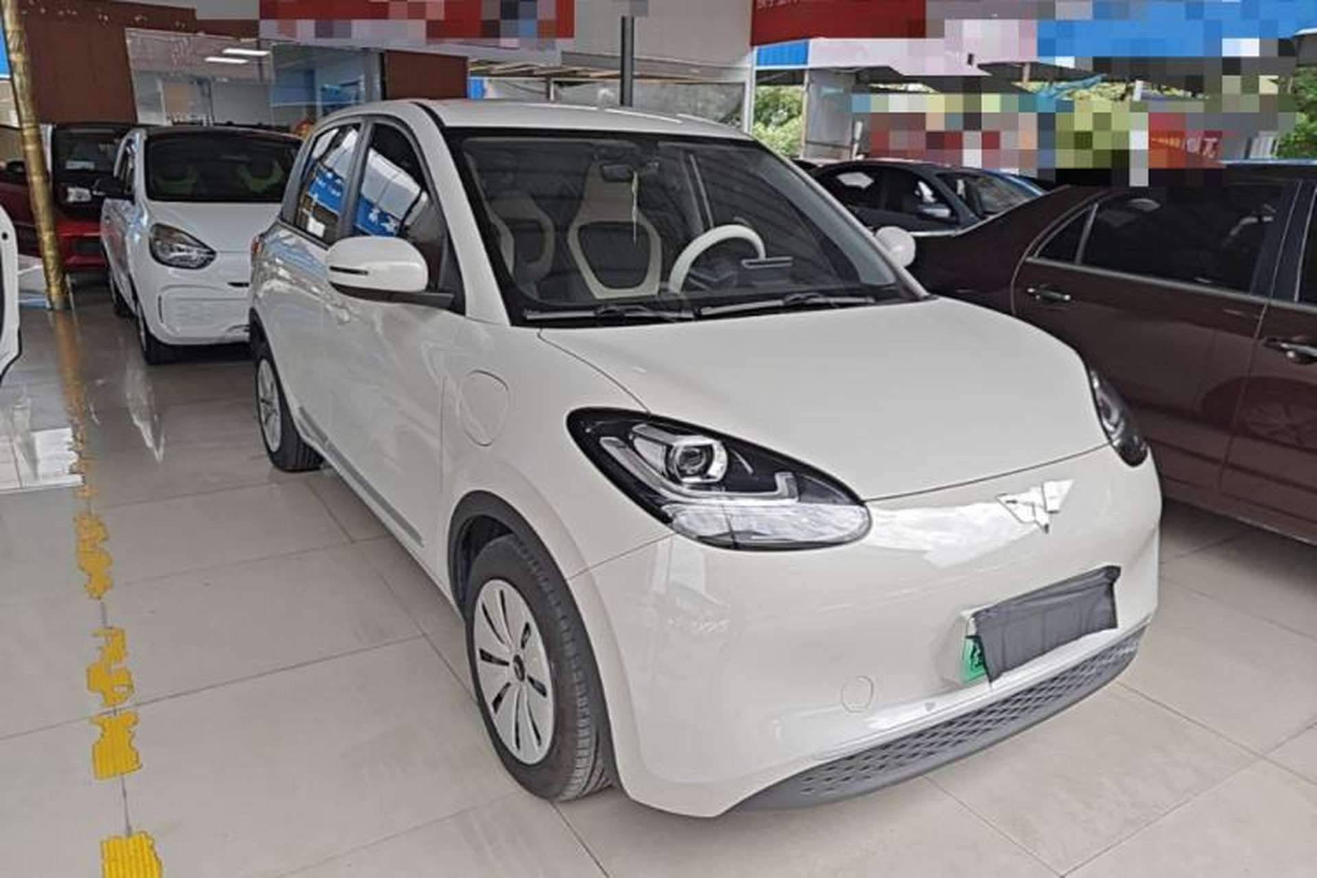 Used Wuling Bingo 2023 203km Light Edition Front Right 45 Deg