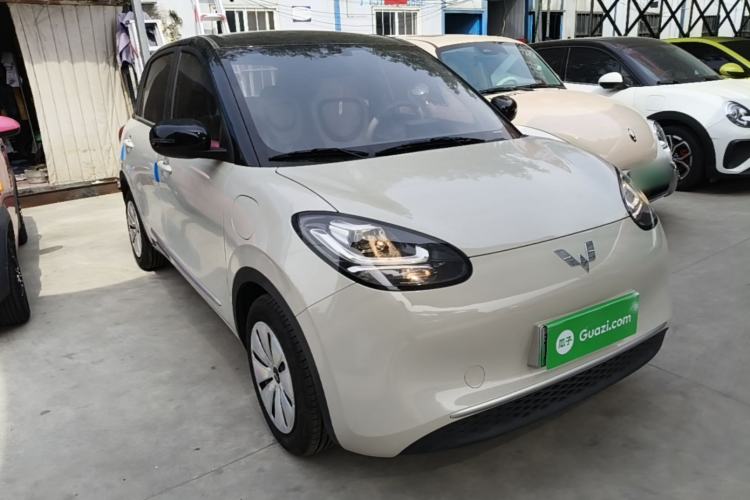 Used Wuling Bingo 2023 203km Light Edition Front Right 45 Deg