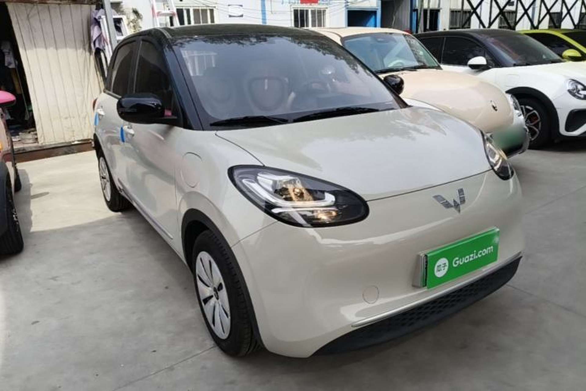 Used Wuling Bingo 2023 203km Light Edition Front Right 45 Deg