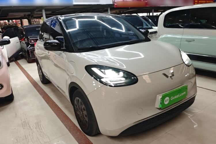 Used Wuling Bingo 2023 333 km Lingxi Connected Version Front Right 45 Deg