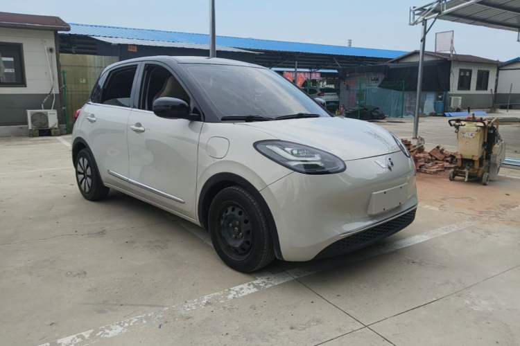Used Wuling Bingo 2023 333 km Lingxi Connected Version Front Right 45 Deg