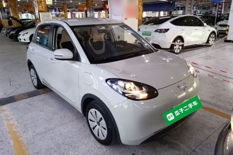Used Wuling Bingo 2023 203km Light Edition Front Right 45 Deg