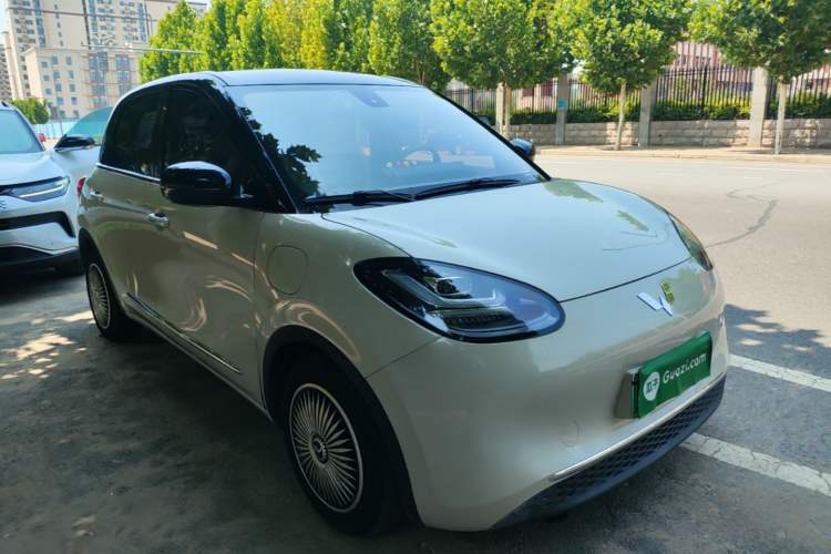 Used Wuling Bingo 2023 203km Comfort Edition Front Right 45 Deg