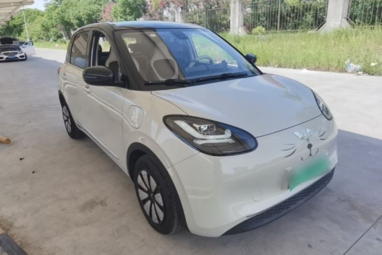 Used Wuling Bingo 2023 203km Comfort Edition Front Right 45 Deg