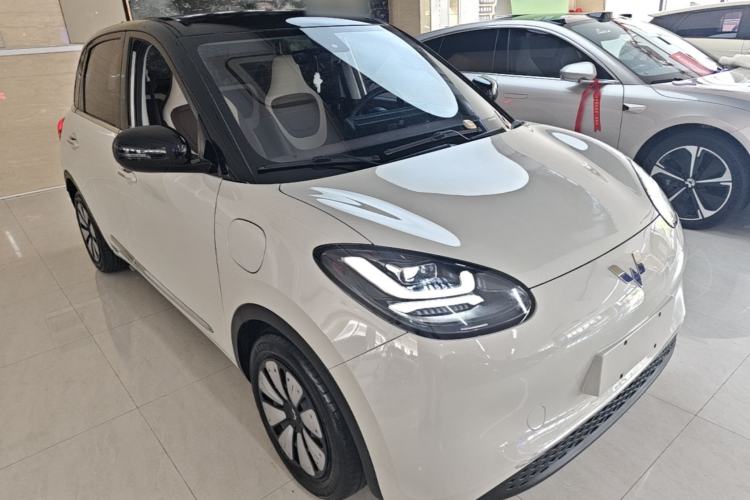 Used Wuling Bingo 2023 333 km Enjoyment Version Front Right 45 Deg