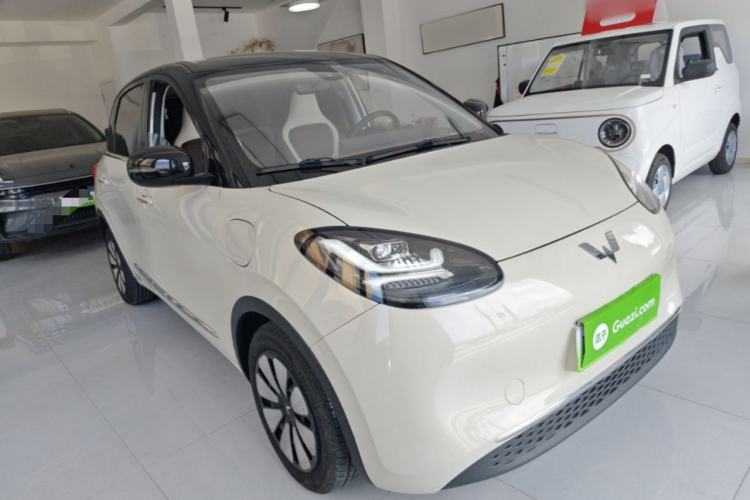 Used Wuling Bingo 2023 333 km Lingxi Connected Version Front Right 45 Deg