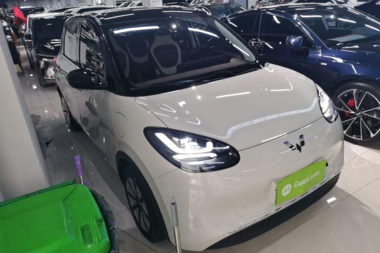 Used Wuling Bingo 2023 333 km Lingxi Connected Version Front Right 45 Deg