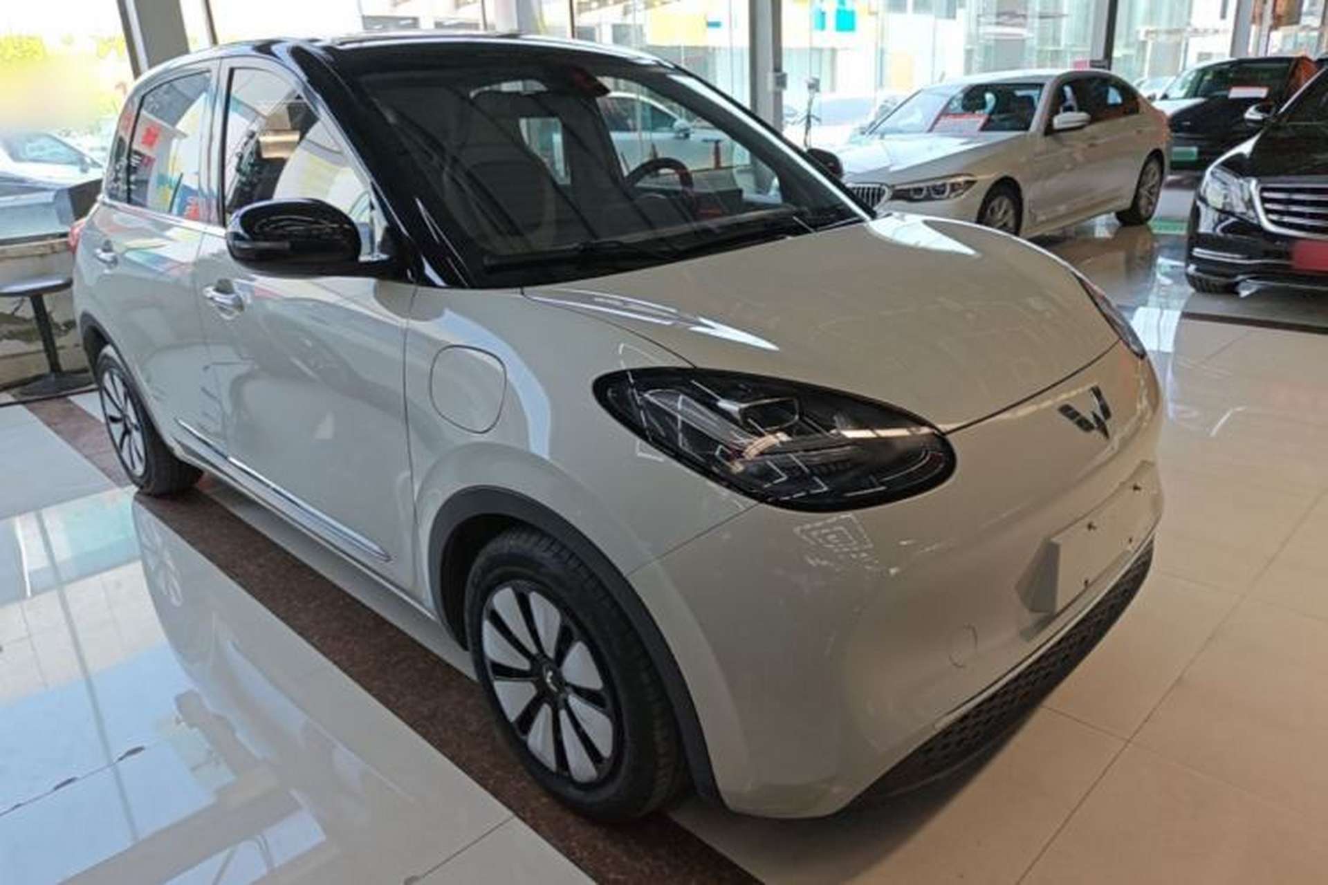 Used Wuling Bingo 2023 333 km Lingxi Connected Version Front Right 45 Deg