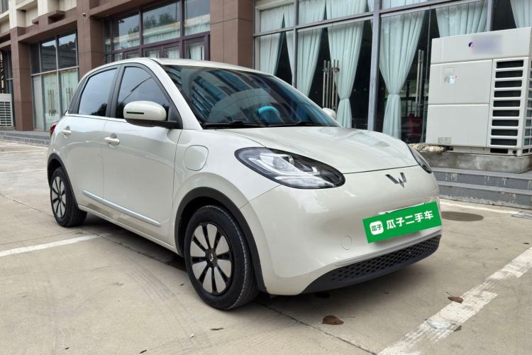 Used Wuling Bingo 2023 203km Light Edition Front Right 45 Deg