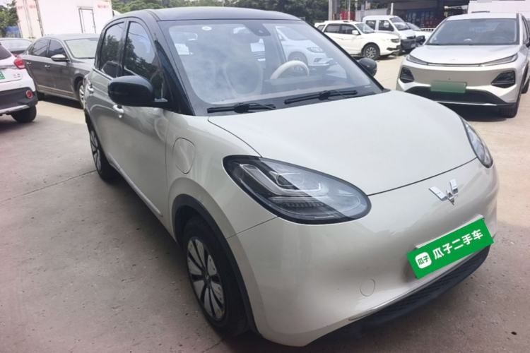 Used Wuling Bingo 2023 203km Comfort Edition Front Right 45 Deg