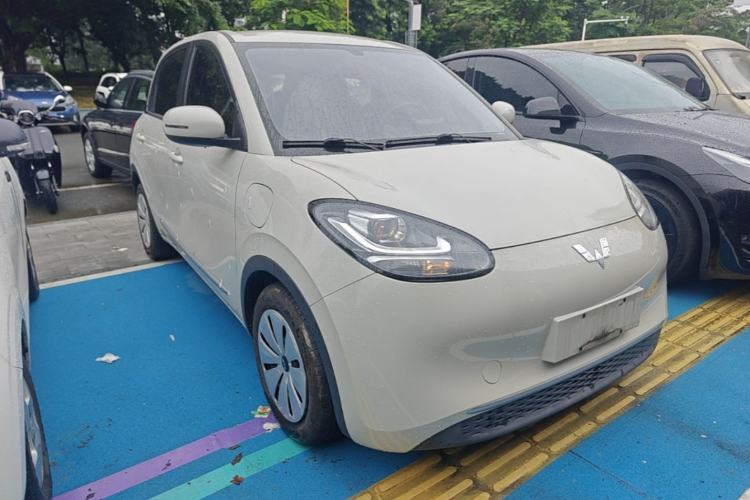 Used Wuling Bingo 2023 203km Light Edition Front Right 45 Deg