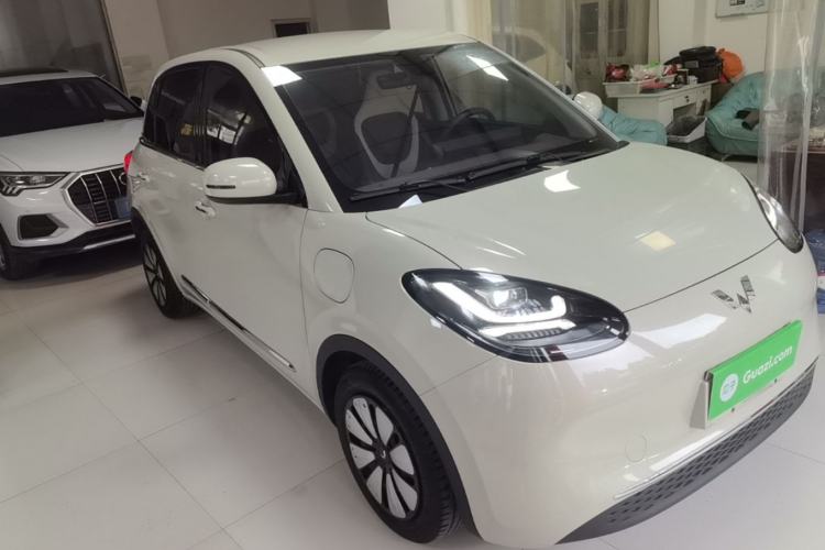 Used Wuling Bingo 2023 203km Comfort Edition Front Right 45 Deg