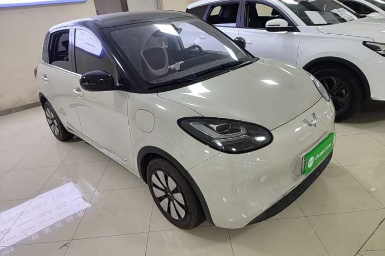 Used Wuling Bingo 2023 333 km Lingxi Connected+ Version Front Right 45 Deg