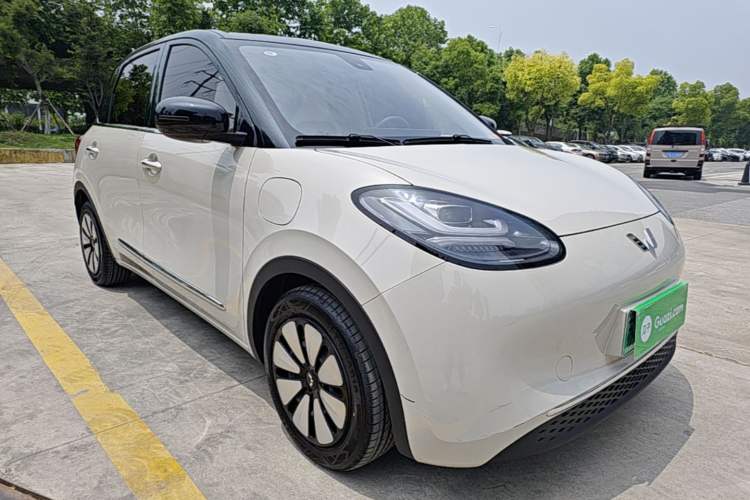 Used Wuling Bingo 2023 333 km Lingxi Connected+ Version Front Right 45 Deg