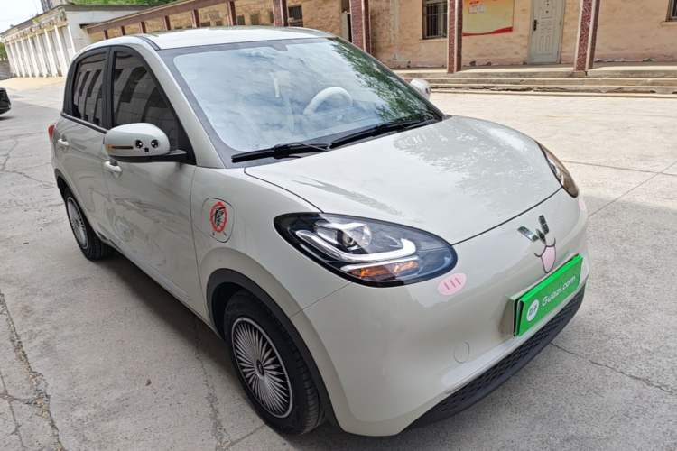 Used Wuling Bingo 2023 203km Light Edition Front Right 45 Deg