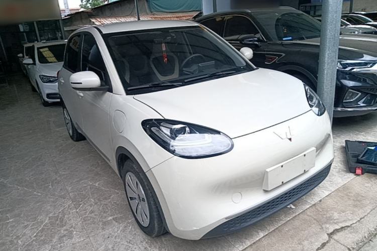 Used Wuling Bingo 2023 203km Light Edition Front Right 45 Deg