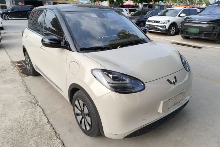 Used Wuling Bingo 2023 410 km Lingxi Deluxe Edition Front Right 45 Deg