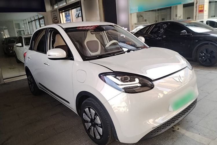 Used Wuling Bingo 2023 203km Comfort Edition Front Right 45 Deg
