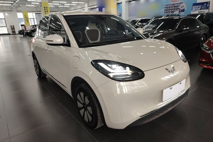 Used Wuling Bingo 2023 203km Comfort Edition Front Right 45 Deg