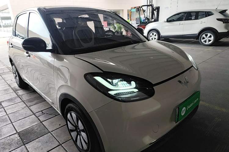Used Wuling Bingo 2023 410 km Lingxi Deluxe Edition Front Right 45 Deg