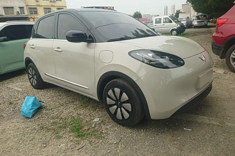 Used Wuling Bingo 2023 410 km Lingxi Deluxe Edition Front Right 45 Deg