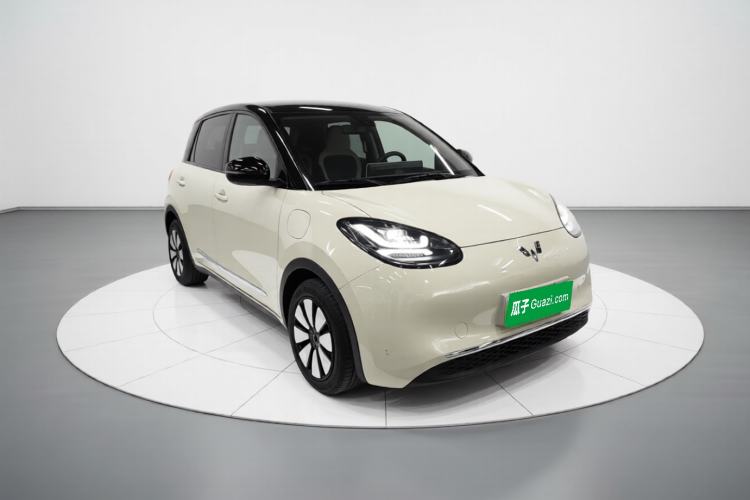 Used Wuling Bingo 2023 203km Comfort Edition Front Right 45 Deg