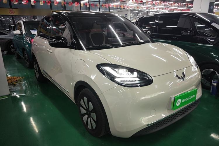 Used Wuling Bingo 2023 203km Comfort Edition Front Right 45 Deg