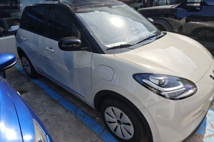 Used Wuling Bingo 2023 203km Light Edition Front Right 45 Deg
