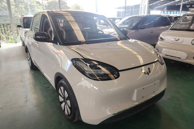 Used Wuling Bingo 2023 333 km Lingxi Connected+ Version Front Right 45 Deg