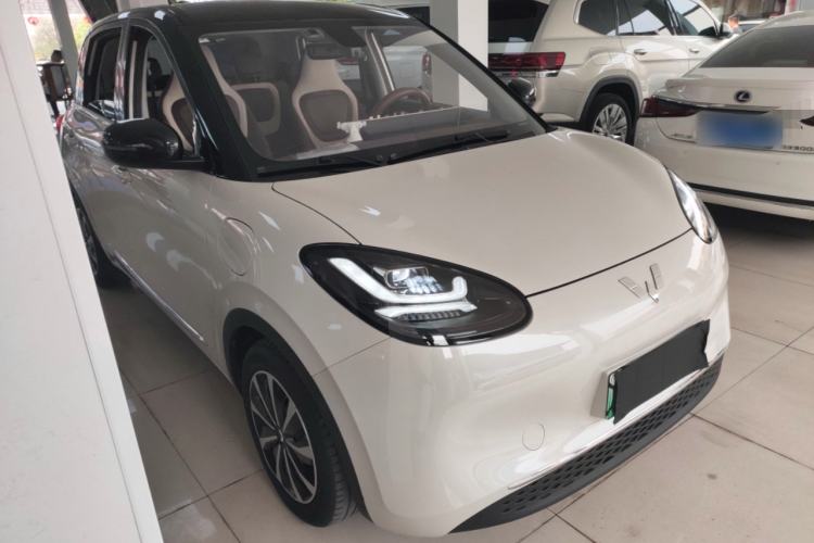 Used Wuling Bingo 2023 410 km Lingxi Deluxe Edition Front Right 45 Deg
