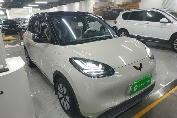 Used Wuling Bingo 2023 203km Comfort Edition Front Right 45 Deg