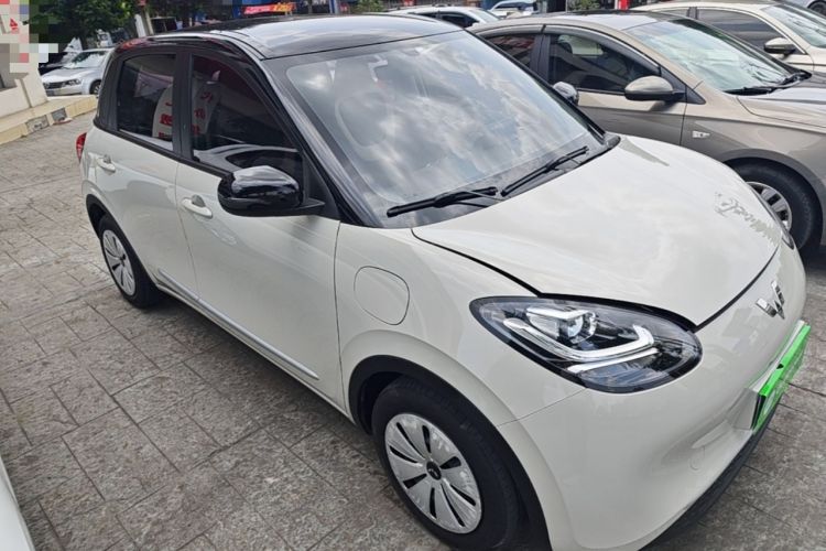Used Wuling Bingo 2023 203km Light Edition Front Right 45 Deg